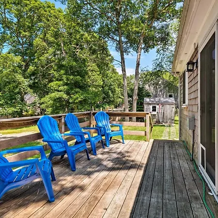 Updated Yarmouth Escape Near Swan Pond And Beaches!